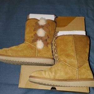 Ugg Koolaburra Victoria short boot